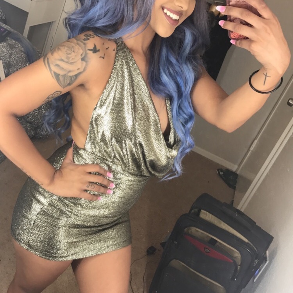 Dress - Picture 2 of 4